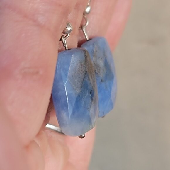 Natural blue opal faceted square 925 sterling silver dangle earrings - Picture 8 of 16